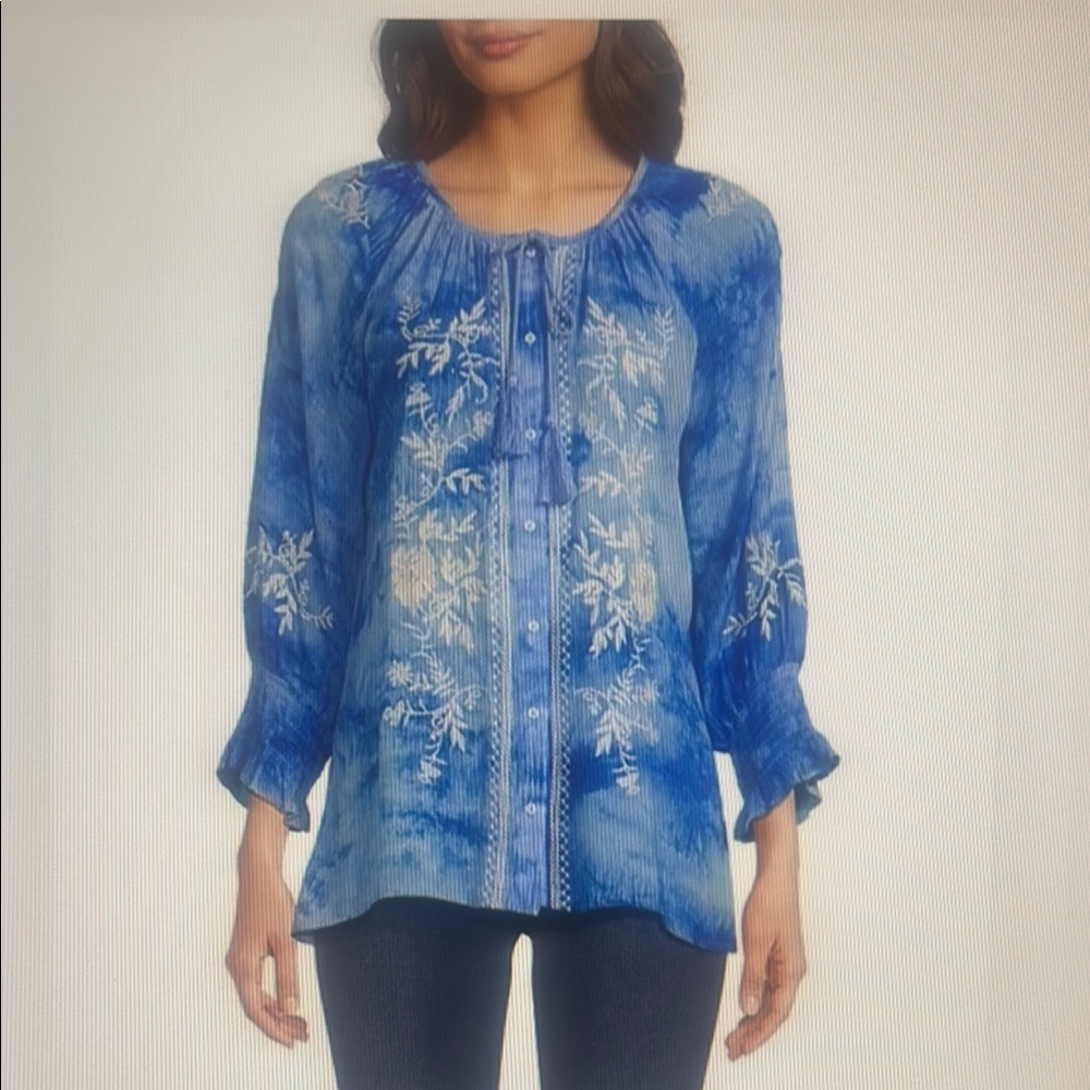 NWT Women’s Calessa Embroidered Tie Dye 3/4 Sleeve Blouse. Size Small